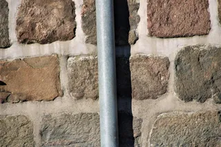 墙、砖、道路、走道、扶手、栏杆、岩石、路面