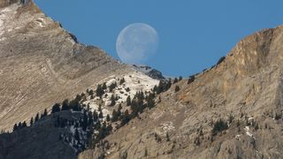 加拿大，坎莫尔，山脉，天空，月亮，岩石，岩石-物体，自然