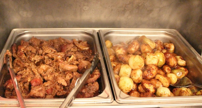 自助餐、肉、羊肉、土豆、散热器、食品、食品和饮料、新鲜度