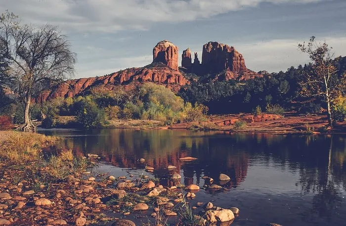 亚利桑那州塞多纳州红河路口橡树溪