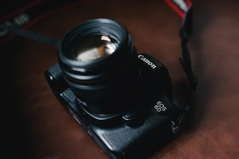 黑色佳能EOS 5D单反相机 黑色佳能EOS 5D单反相机