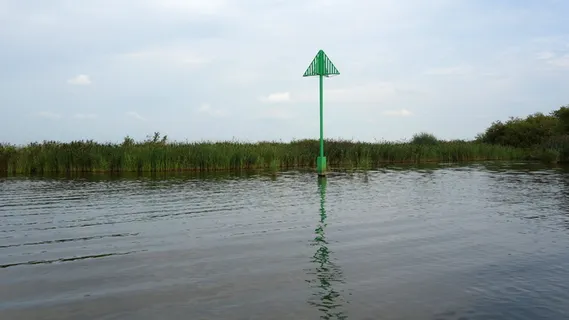 Scheepvaartmarking，标记，横向标记，水印，浮标设置，浮标，水域，反射