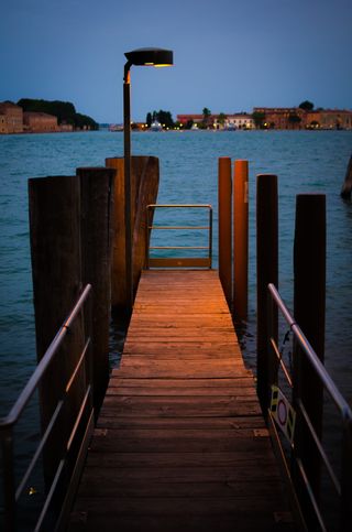 意大利、威尼斯、里瓦德格利斯齐亚沃尼、海、湖、水、夜晚、威尼斯