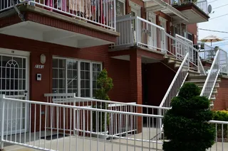 家，住宅，门，树，篱笆，白门，房子，皇后区