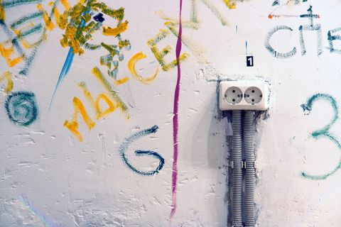 墙壁、插座、插座、插头、油漆、背景、旧的、破损的