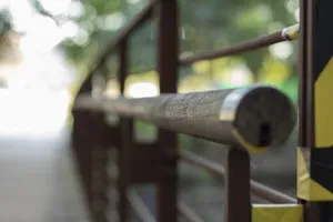 金属，聚焦前景，白天，无人，特写，户外，自然，安全