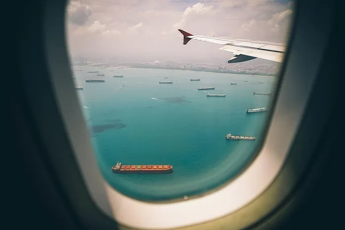 飞机可以看到海上的船只