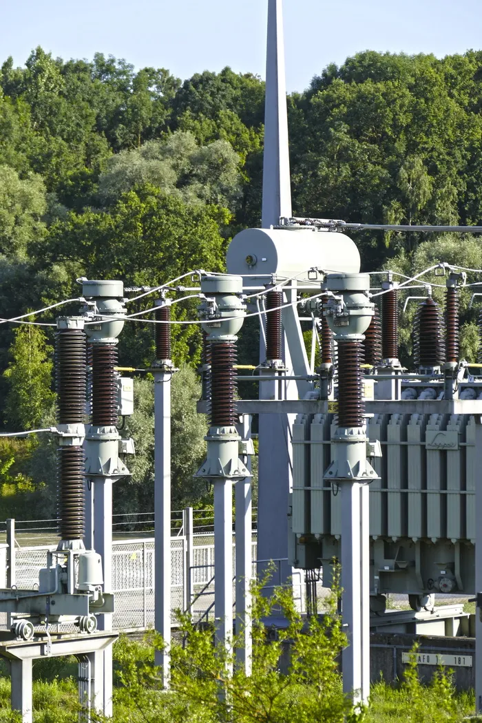 变压器、电流、电力、植物、树木、自然、白天、无人