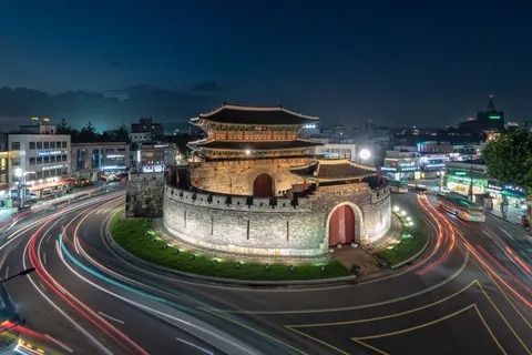 火星、帕尔达尔门、联合国教科文组织、韩国、文化遗产、水原、宫殿、夜景 火星、帕尔达尔门、联合国教科文组织、韩国、文化遗产、水原、宫殿、夜景