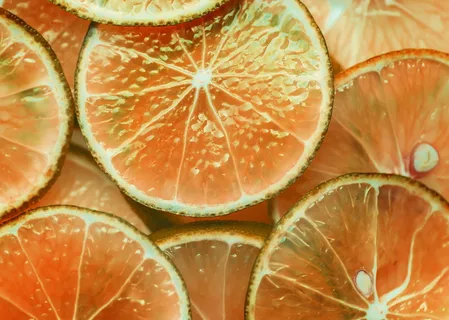 切片石灰的特写照片 切片石灰的特写照片