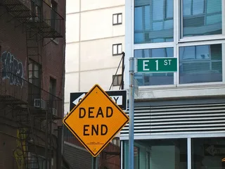 建筑、建筑、城市、日光、死胡同、房屋、户外、反射