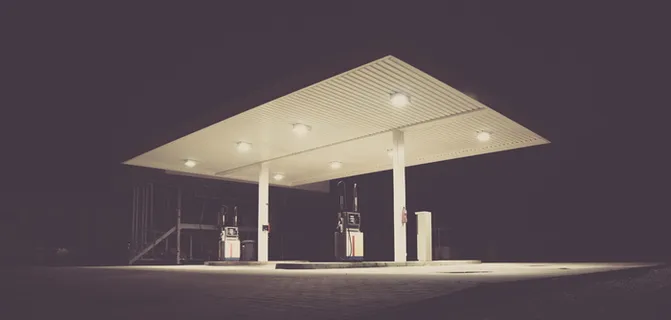 夜间加油站 夜间加油站