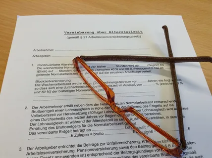 部分退休、年龄、兼职、合同、协议、文本、纸张、西文