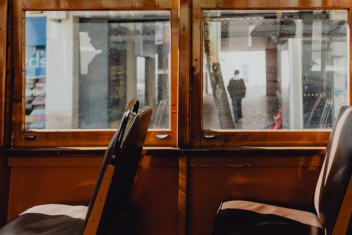 葡萄牙里斯本街头著名的复古黄色28有轨电车