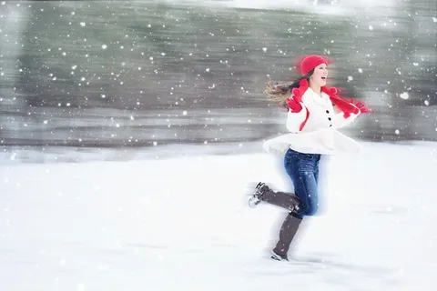 雪地里的女人