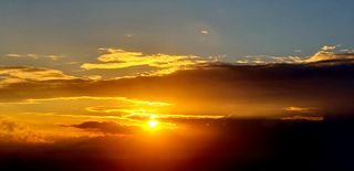 自然、阳光、户外、火炬、光、天空、黎明、红色天空