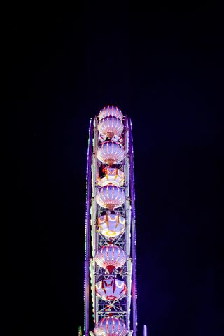 夜间照明摩天轮