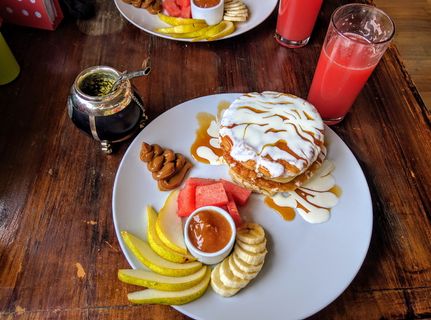 智利、瓦尔帕莱索、瓦尔波、早餐、伴侣、煎饼、瓦尔帕莱索、食品和饮料