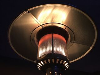 加热器，室外加热器，火灾，火焰，照明设备，照明，室内，无人