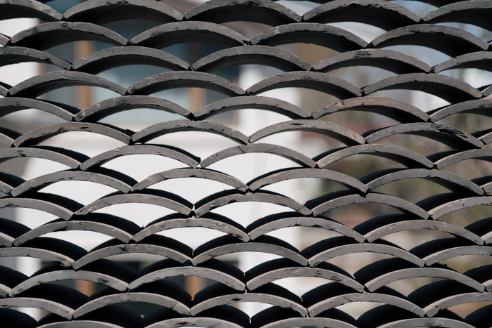 特写照片灰色栅栏