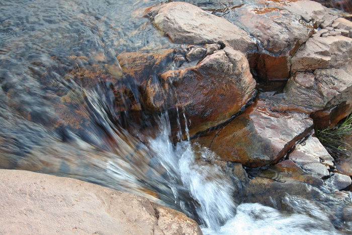 水、流水、棕色、岩石、河流、运动、小溪、流水