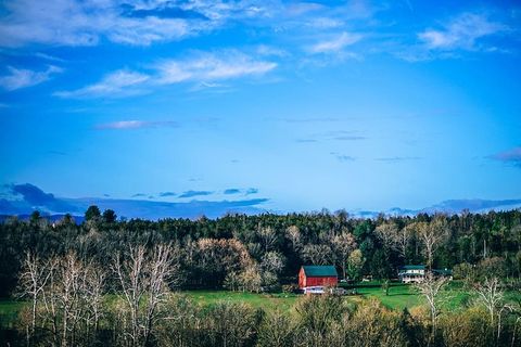 巨大的红色谷仓