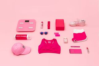 粉红色，摄影棚拍摄，女性，室内，时尚，鞋，彩色背景，knolling-概念