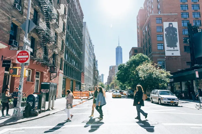 纽约，美国，纽约，城市生活，城市，女孩，走路，不要进入