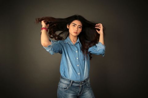 女式蓝色纽扣长袖衬衫