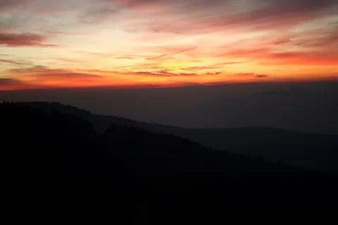 蓝岭山脉的日出。 蓝岭山脉的日出。