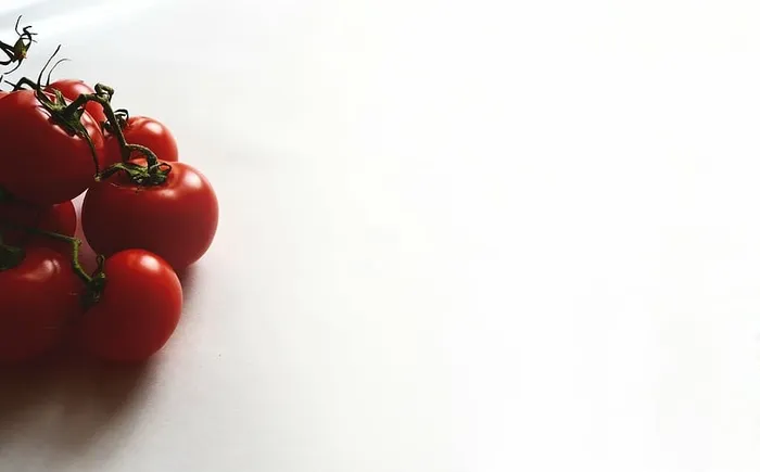 红色西红柿，堆，红色，西红柿，白色，表面，蔬菜，食物