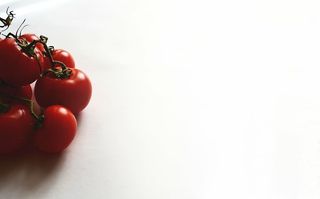 红色西红柿，堆，红色，西红柿，白色，表面，蔬菜，食物