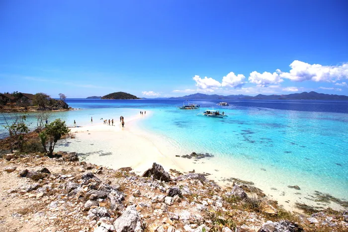海滩海岸，蓝色，天空，白天，沙滩，海滩，海岸，水