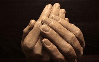 棕色手摄影，手，交错，手指，等待，善良，给予，接受