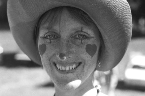 头像，肖像，帽子，一个人，幸福，看着相机，特写，微笑