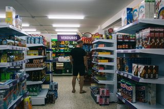 西班牙，萨鲁，男人，思考，市场，黑衣人，商店，夏天