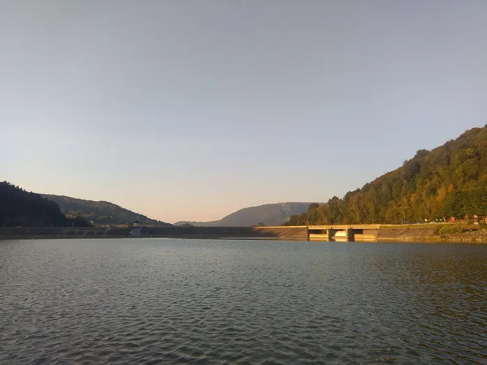 防火墙，湖，放松，山，水，风景-自然，自然之美，天空
