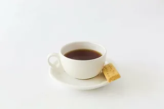 白色、陶瓷、杯子、茶碟、茶、饮料、饼干、健康