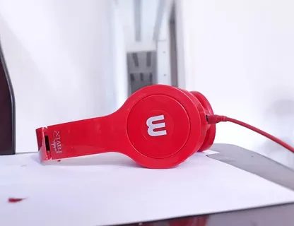 耳机,红色,白色,favix,音乐,耳机,听力,耳朵 耳机,红色,白色,favix,音乐,耳机,听力,耳朵