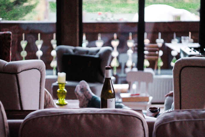 罗马尼亚，valea putnei，bio valeputna，coach，沙发，蜡烛，门廊，寒冷