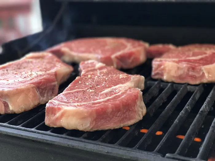 生的，肉，烤架，牛排，烧烤，夏天，食物，膳食