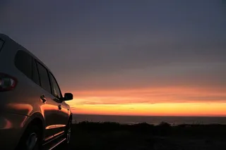 汽车、现代、公路旅行、浪漫、日落、陆地车辆、黄昏、天空