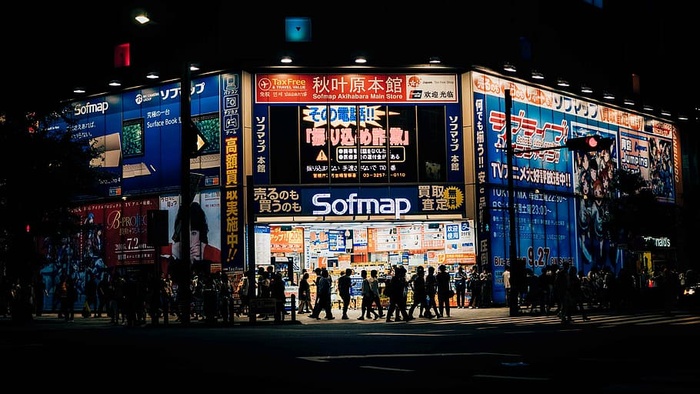 秋叶原，广告牌，建筑，城市，日本，灯光，夜晚，人们