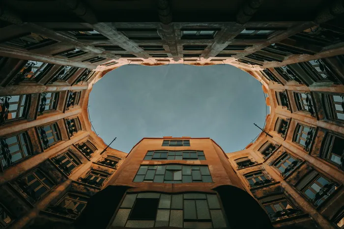 棕色构造的照片