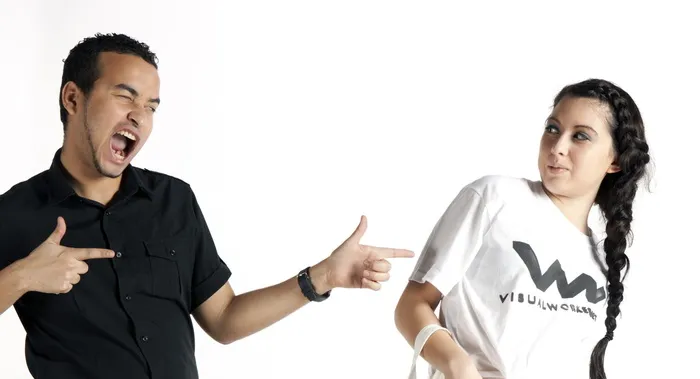 男士，穿着，马球衫，女士，白色，t恤，男士指点，手指