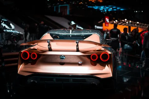 日产Gt-r在楼内车展上亮相