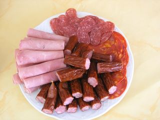 萨拉米香肠，食品，火腿，肉，香肠，烟熏，猪肉，牛肉