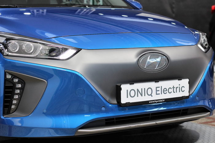 汽车、现代ioniq electric、2018萨格勒布车展、现代技术、汽车、替代、生态、生态