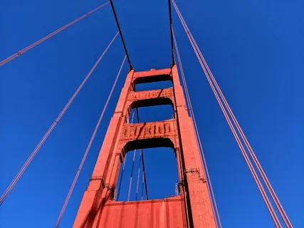 金门大桥白天低角度摄影