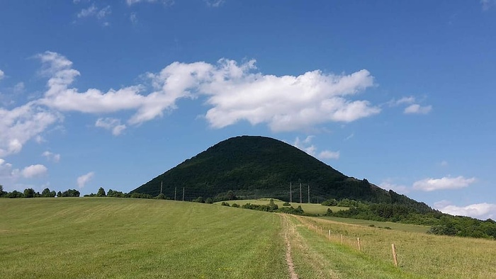 自然，快乐，徒步旅行，云天，天空，风景，草地，环境